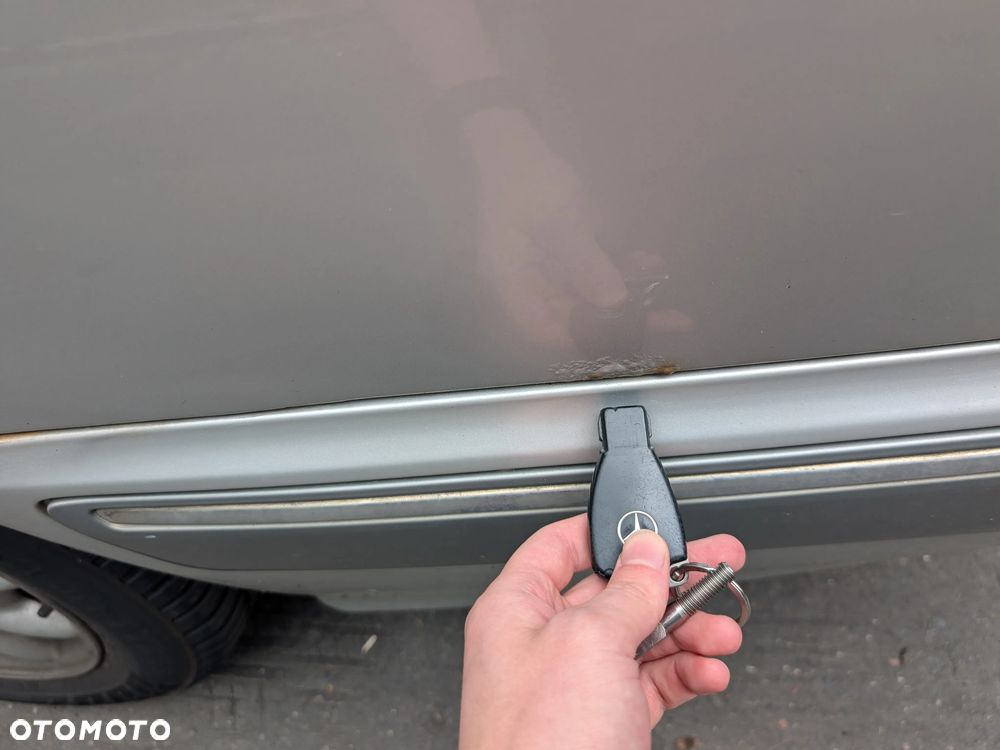 Mercedes-Benz Klasa E 320 T CDI Elegance - 30