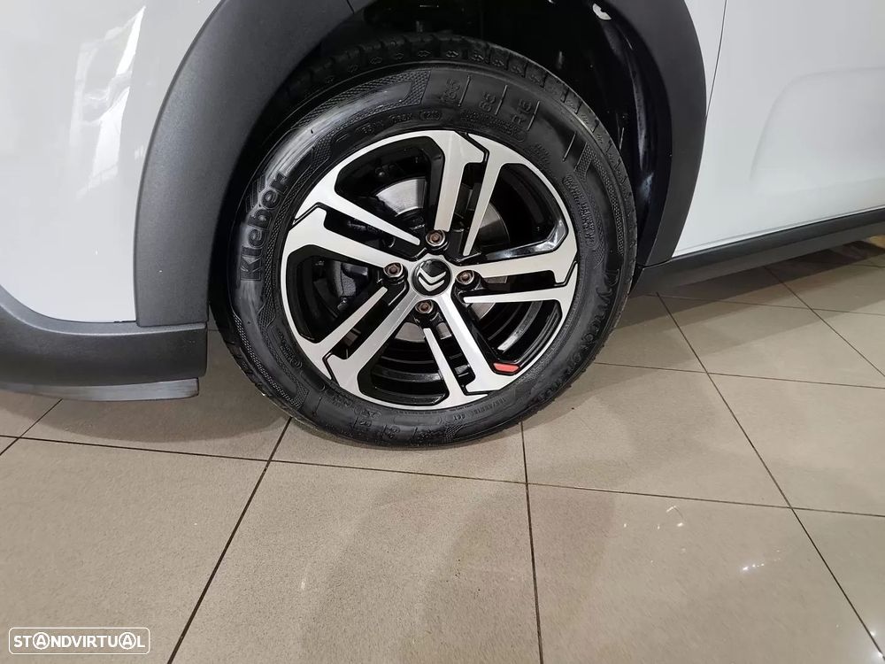 Citroën C3 1.2 PureTech Shine EAT6 - 4