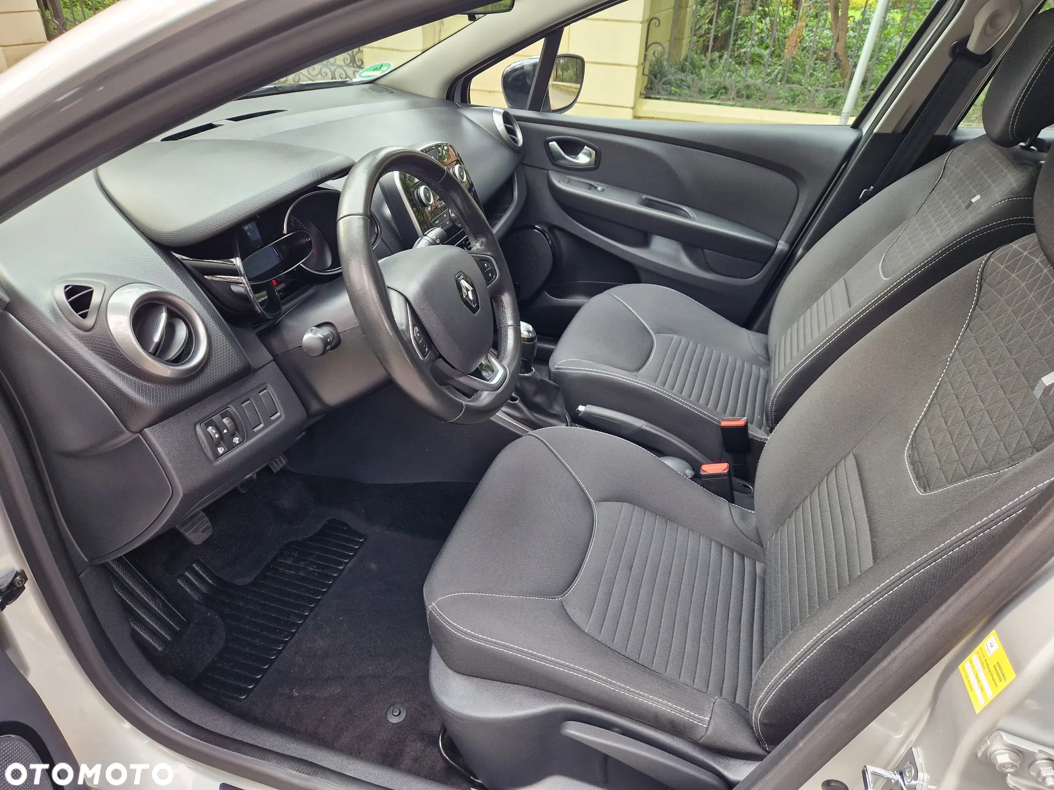 Renault Clio 1.2 16V Limited EU6 - 30