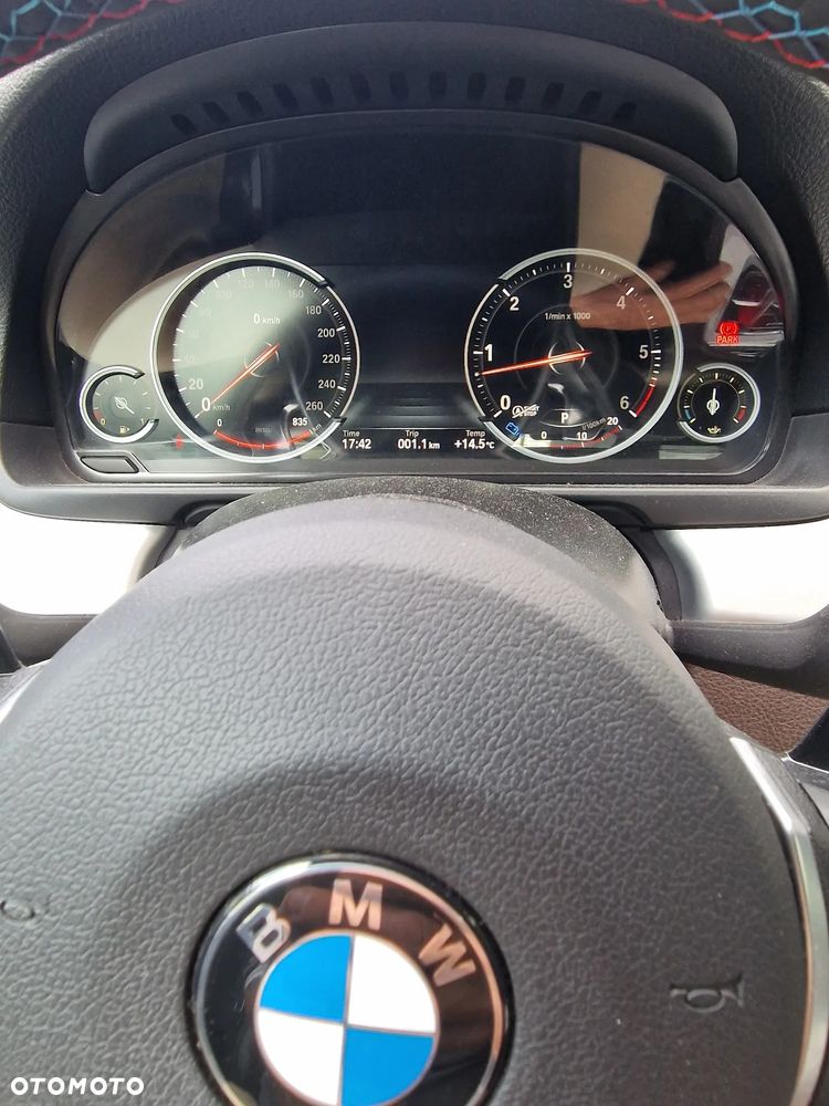 BMW Seria 5 530d xDrive - 31
