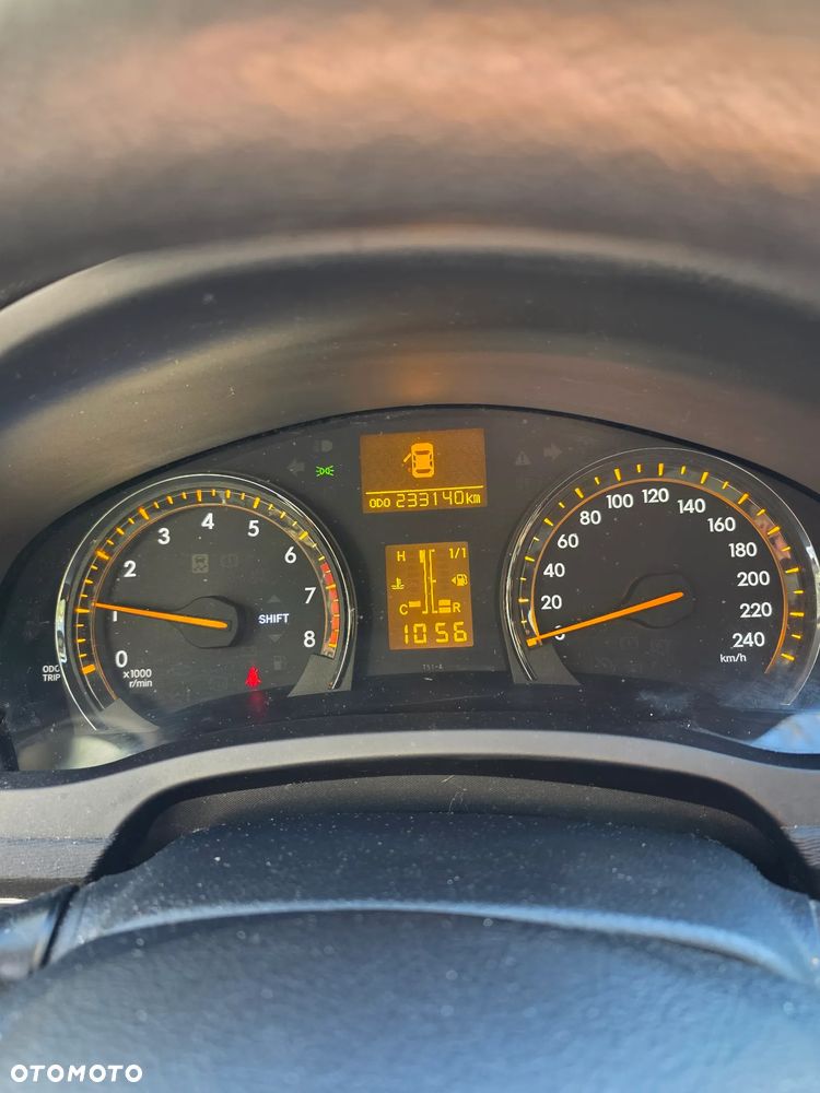 Toyota Avensis 1.8 Luna - 12