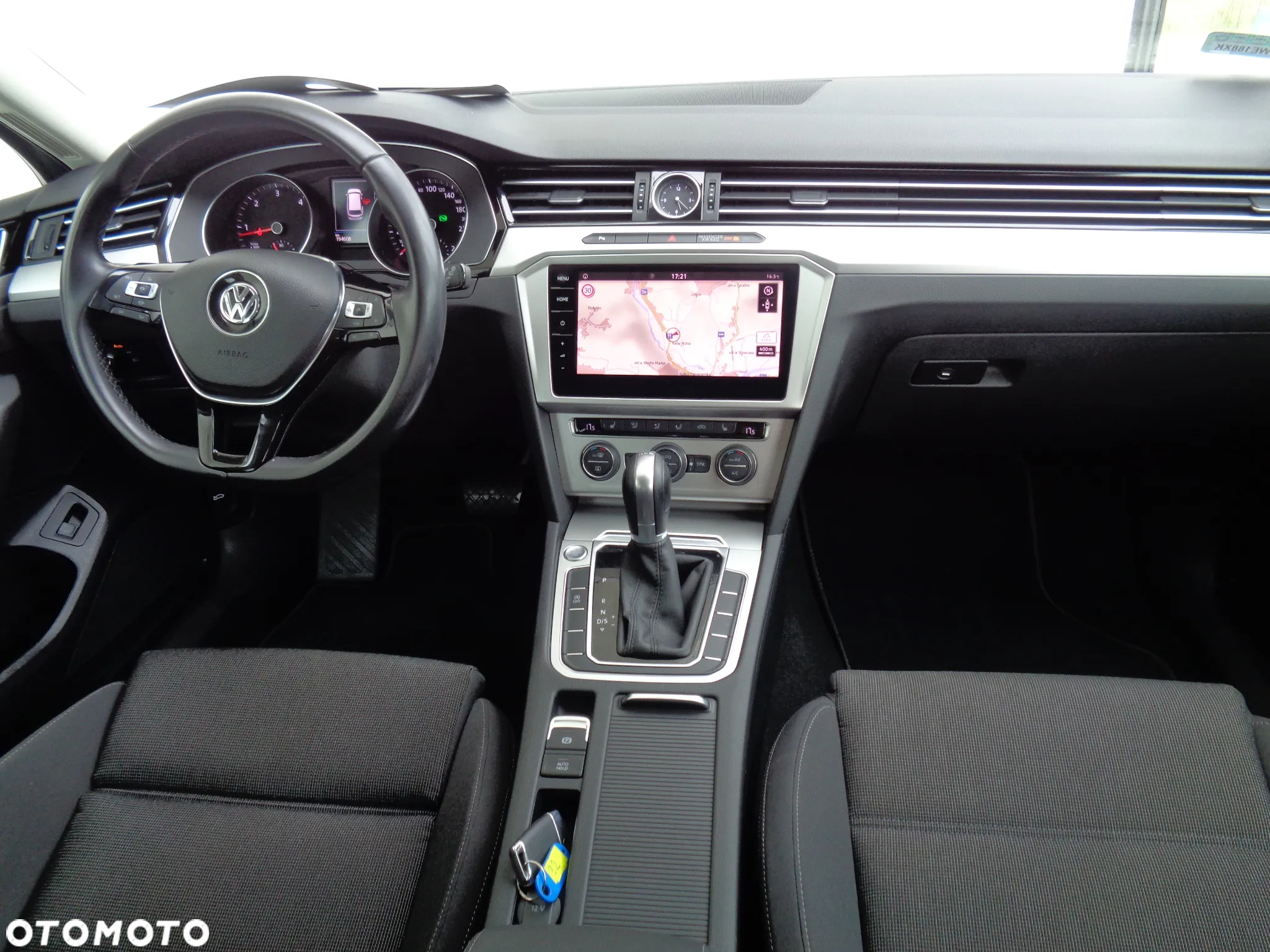 Volkswagen Passat - 13