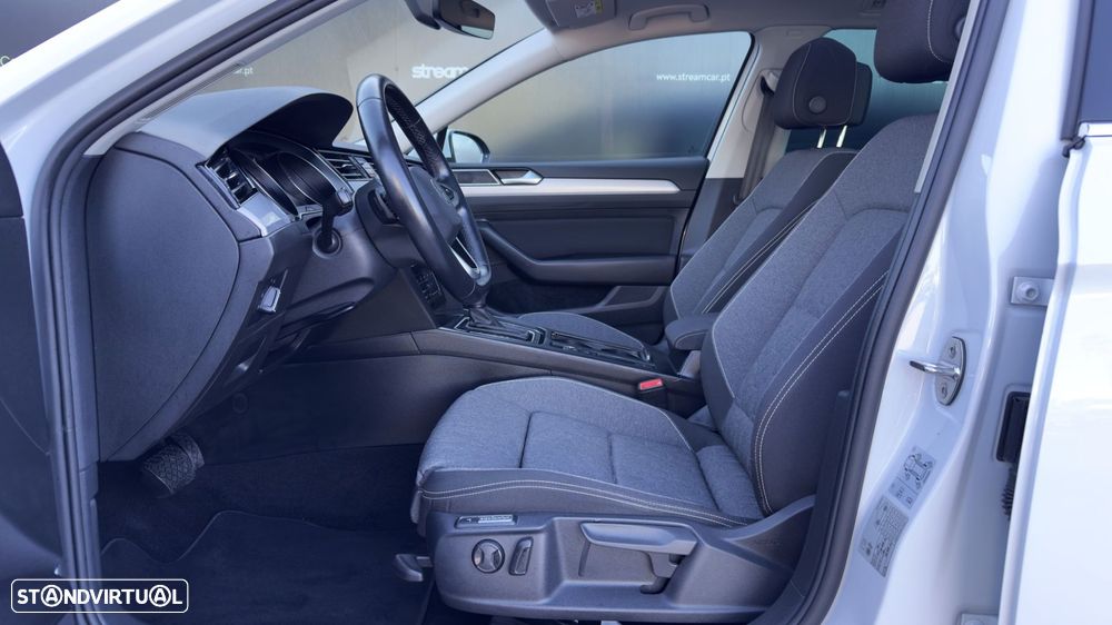 VW Passat Variant 2.0 TDI Business DSG - 13