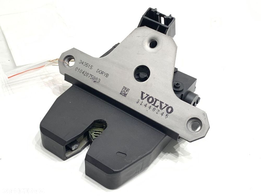 ZAMEK KLAPY TYŁ  VOLVO V40 liftback (525, 526) 2012 - 2022 D2 88 kW [120 KM] olej napędowy 2015 - - 2