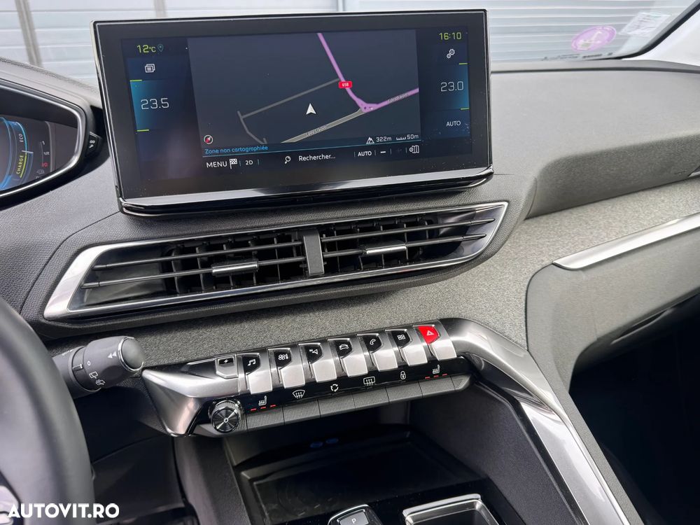 Peugeot 3008 PHEV EAT8 4X4 GT Pack - 31