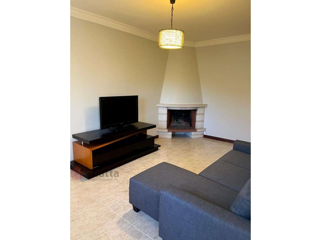 Arrenda-se um acolhedor apartamento T2, localizado junto hospital, ... - Grande imagem: 4/23