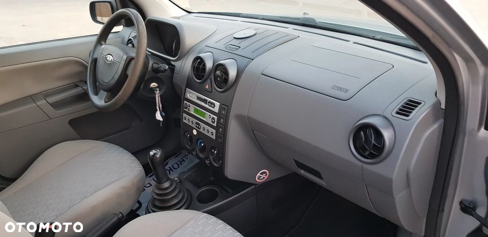 Ford Fusion - 12