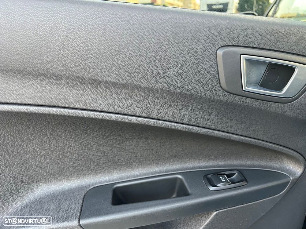 Ford Fiesta 1.0 EcoBoost Titanium Aut. - 24
