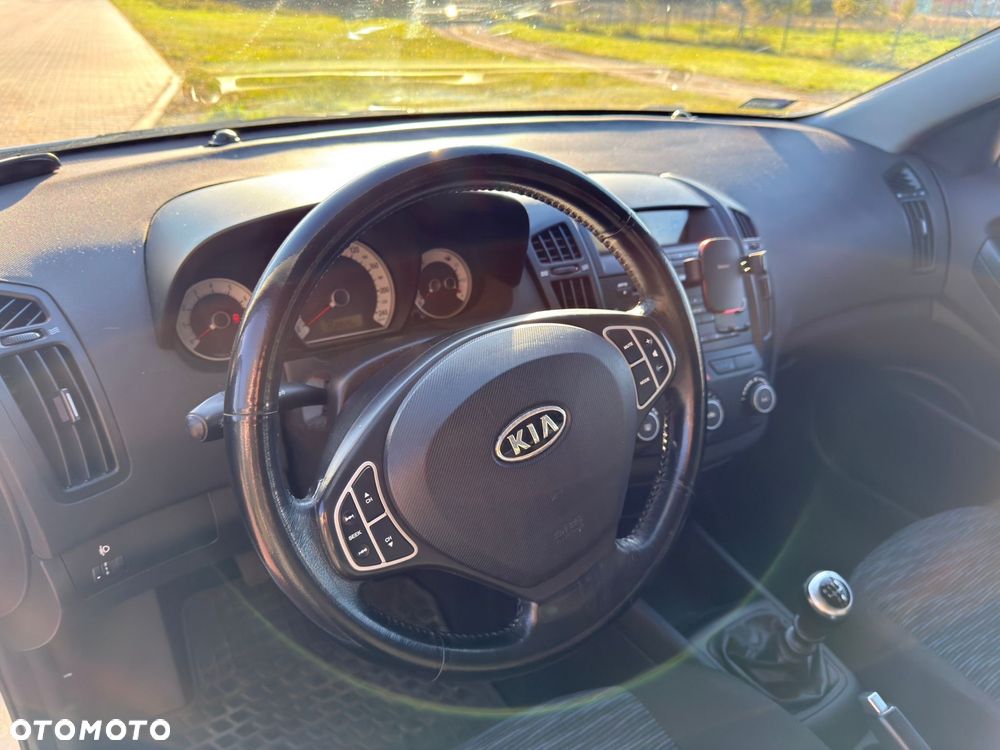 Kia ProCeed - 9