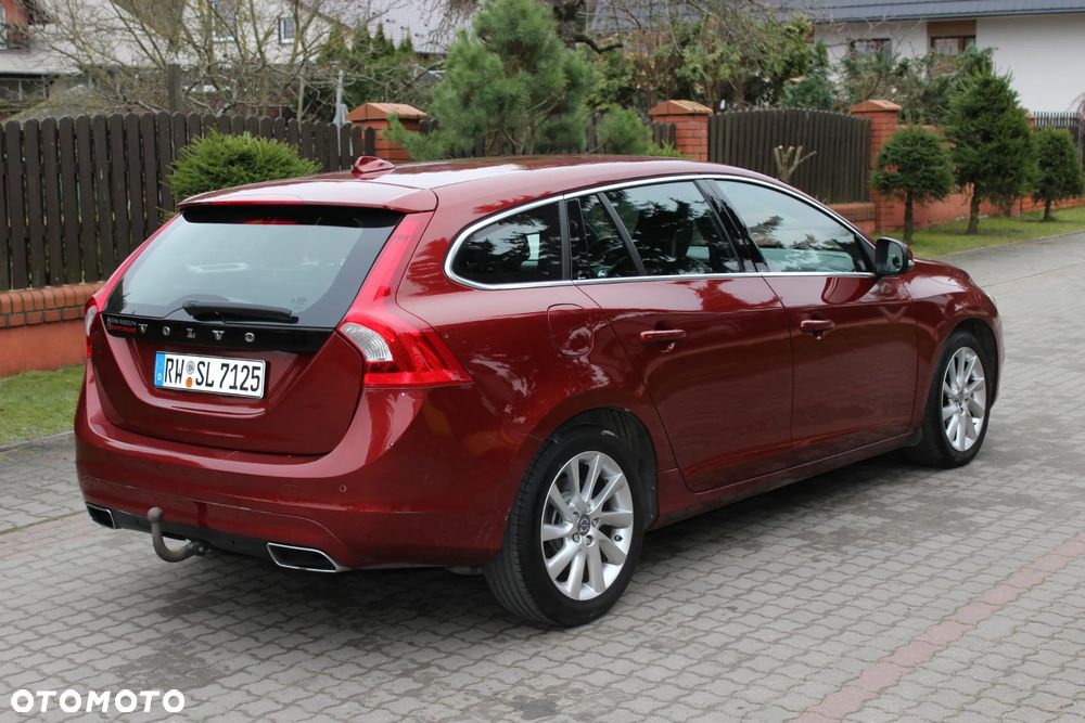 Volvo V60 D5 Geartronic Summum - 6