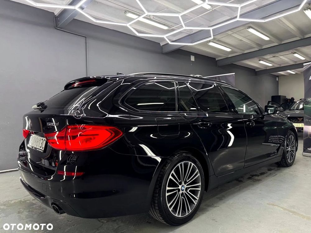 BMW Seria 5 520d Touring Sport Line - 10