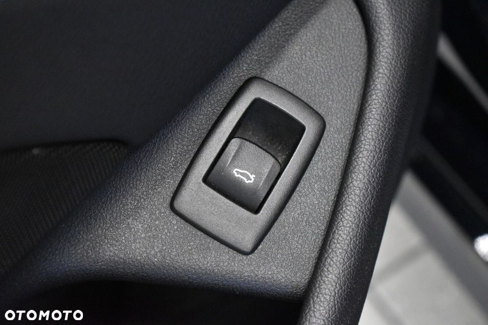 BMW Seria 5 520d xDrive M Sport sport - 8