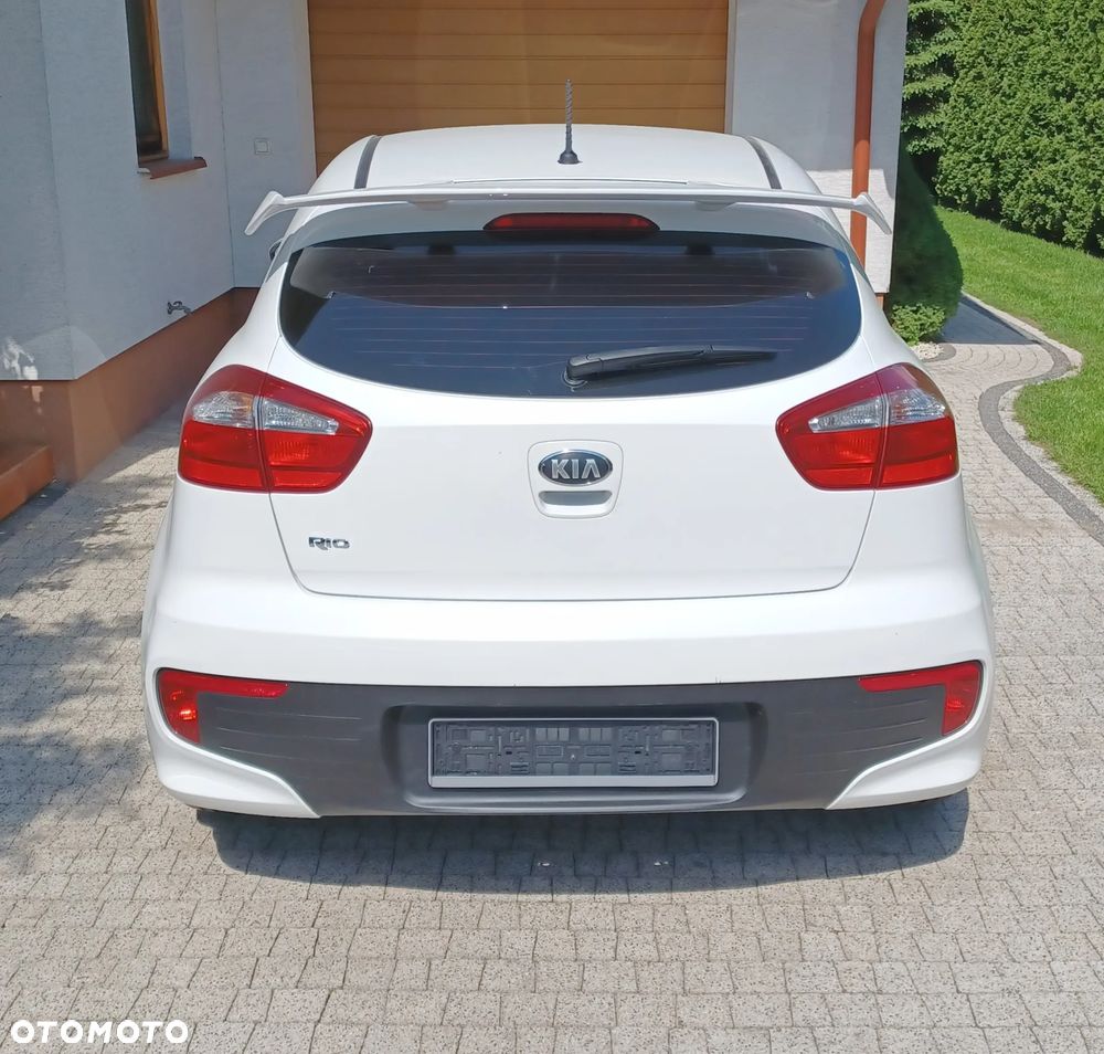 Kia Rio - 11