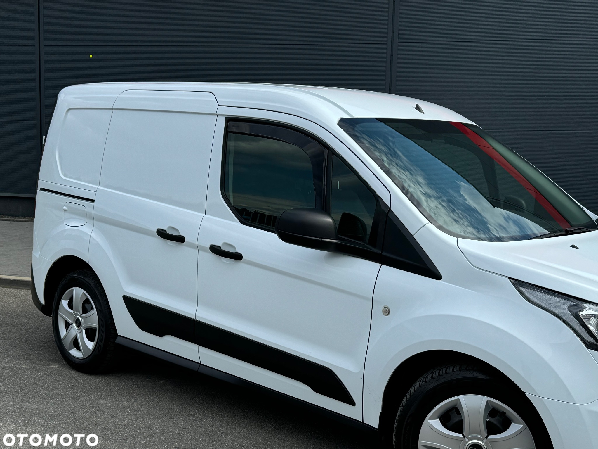 Ford Transit Connect - 13