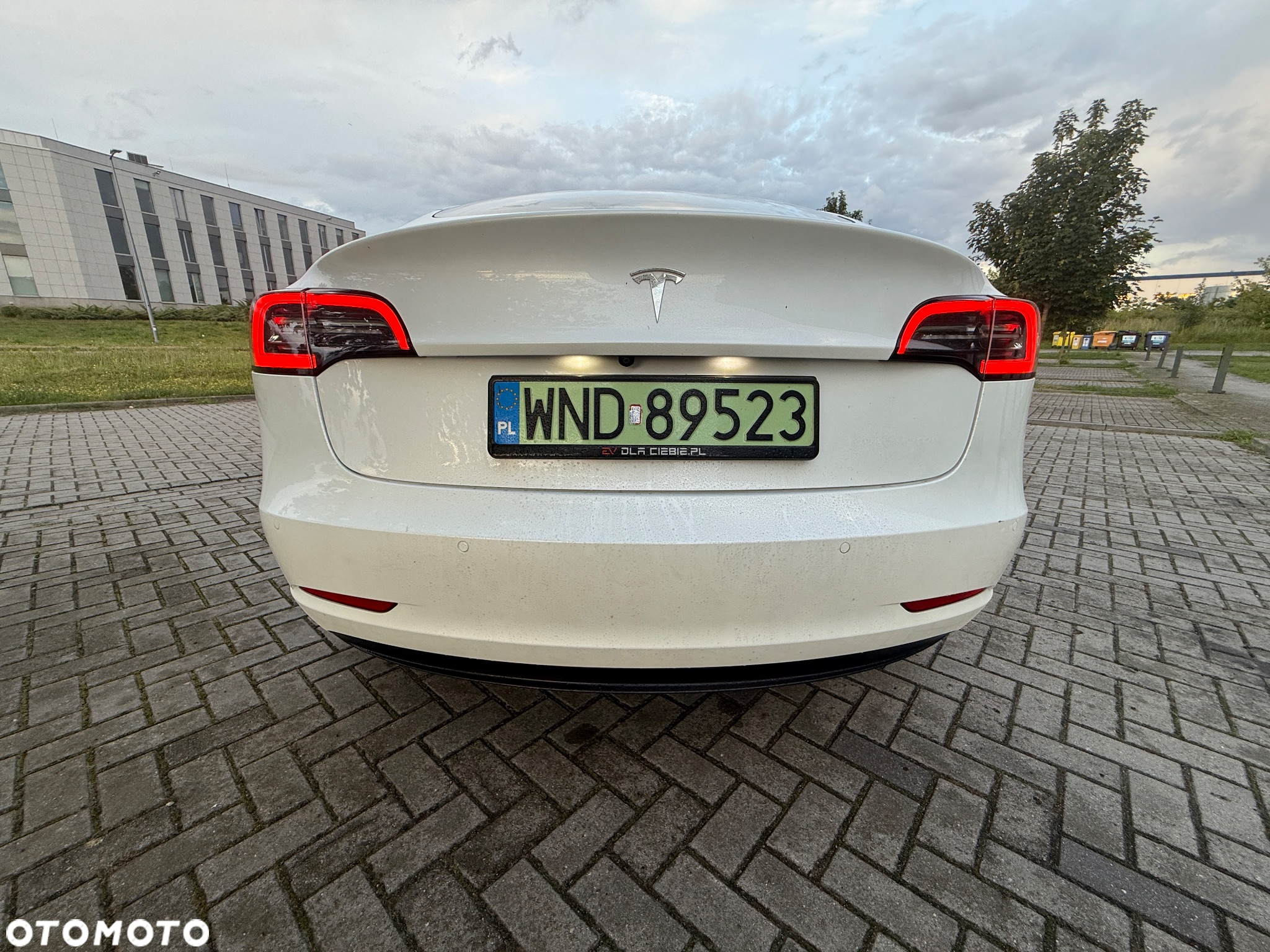 Tesla Model 3 - 12