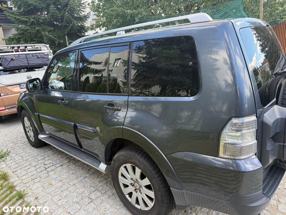 Mitsubishi Pajero - 2