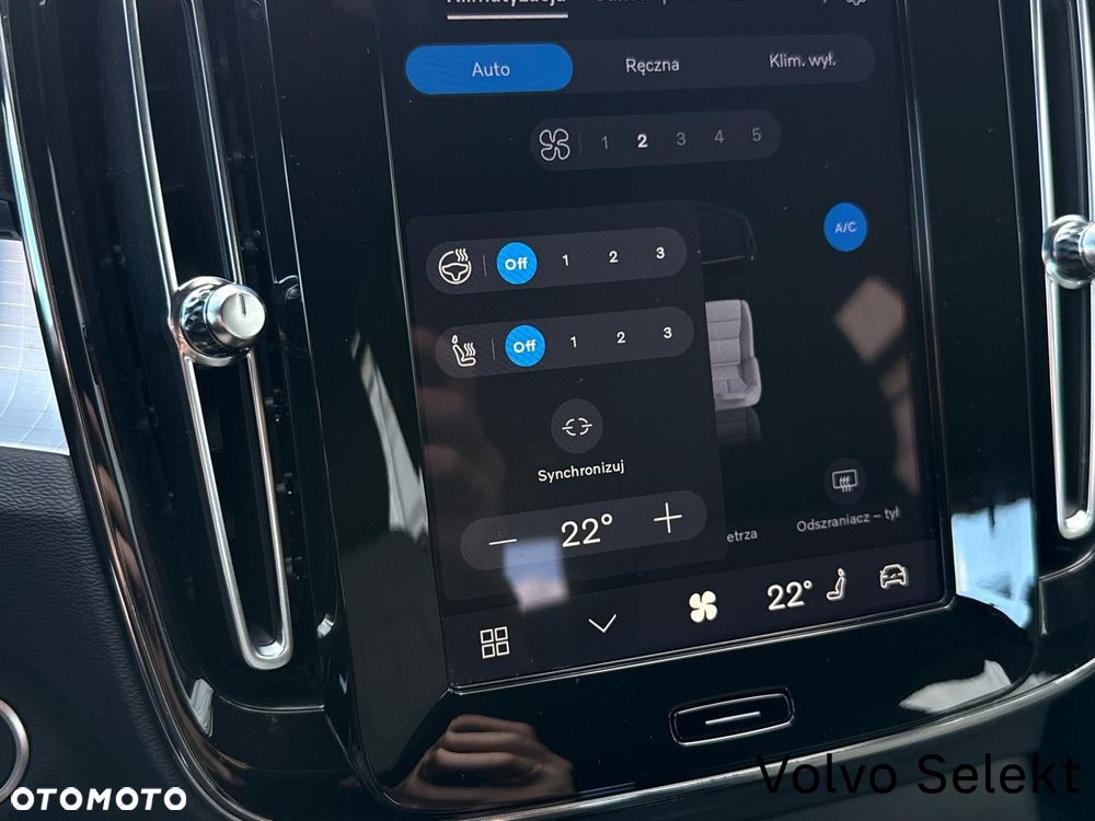 Volvo XC 40 B3 Plus Dark - 22