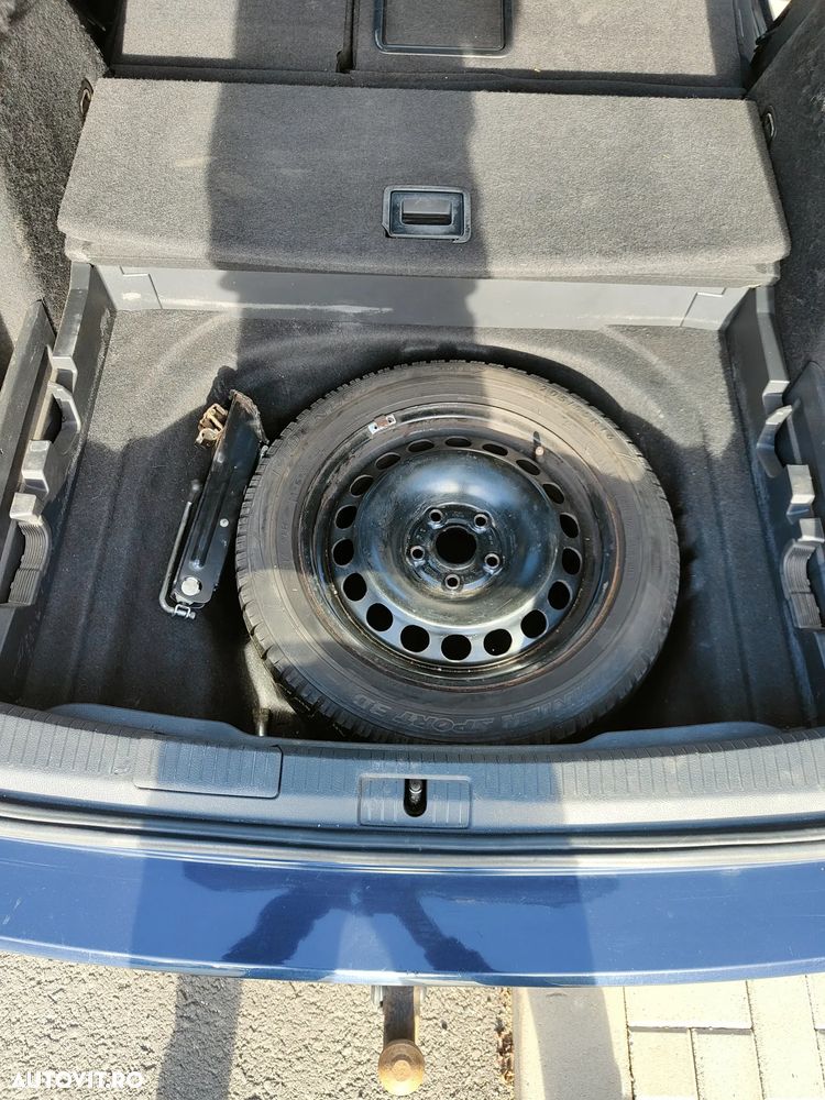 Volkswagen Golf - 10
