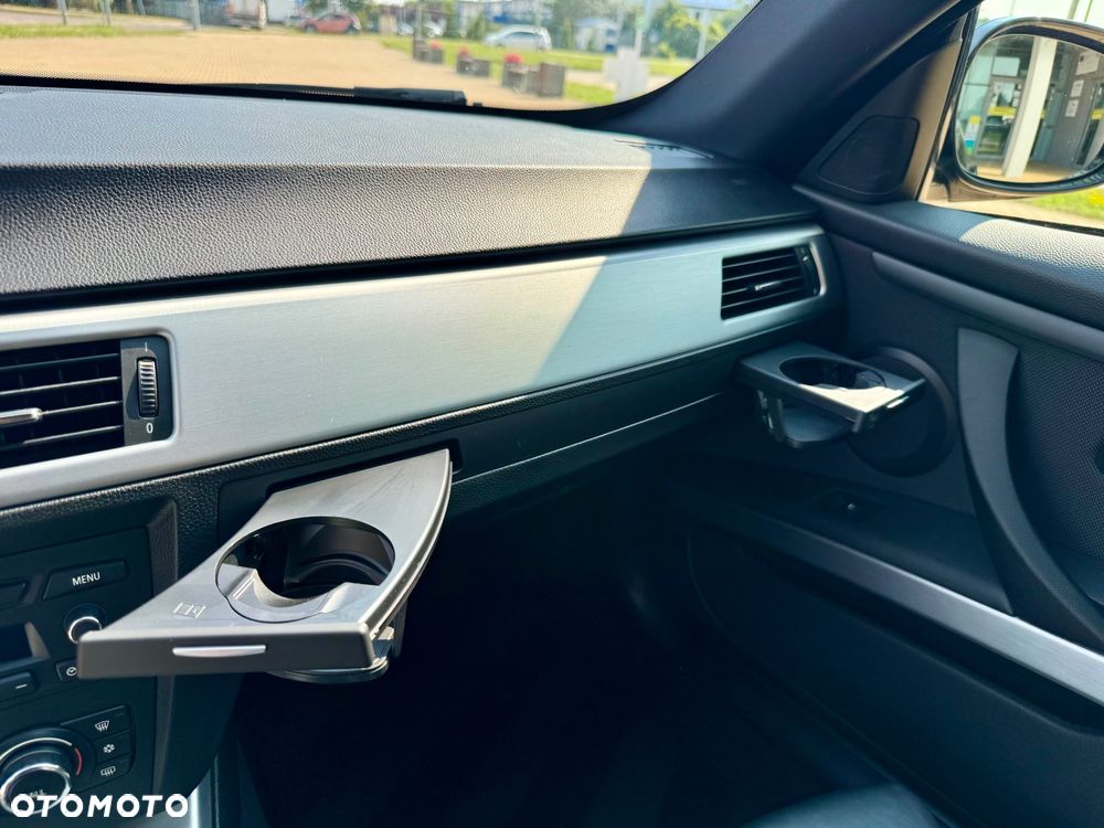 BMW Seria 3 320i - 28