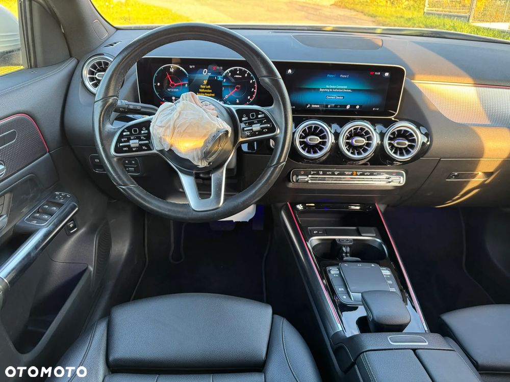 Mercedes-Benz GLA 250 8G-DCT - 12