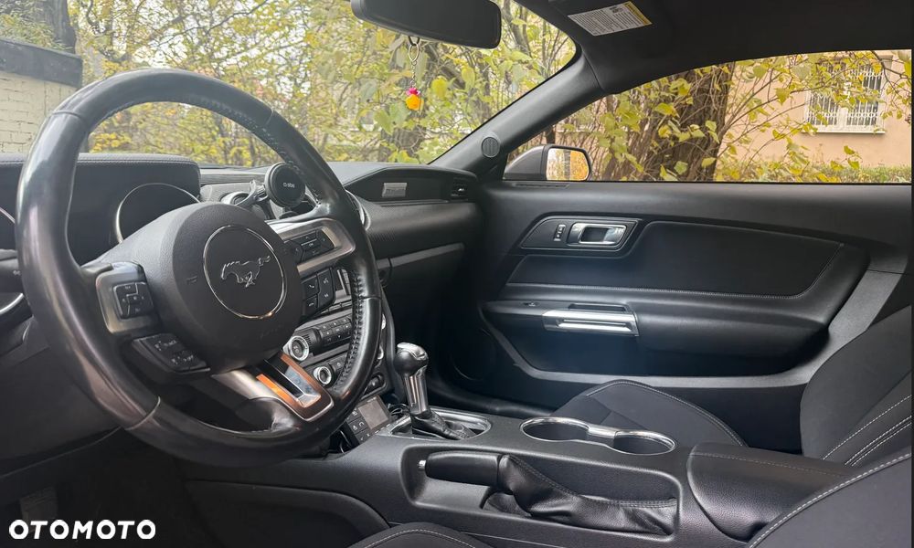 Ford Mustang - 5