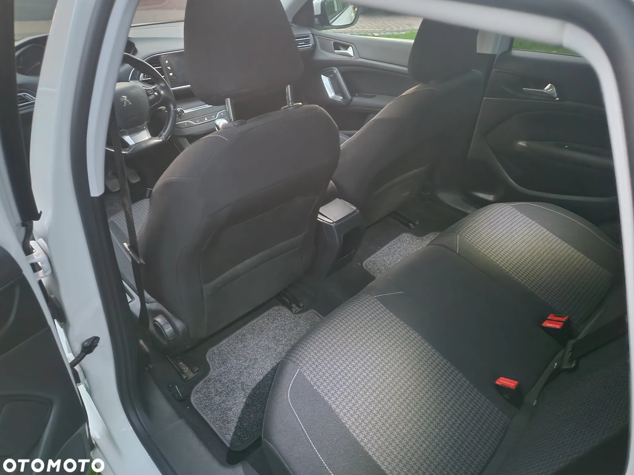 Peugeot 308 SW BlueHDi 120 Stop & Start Active - 17