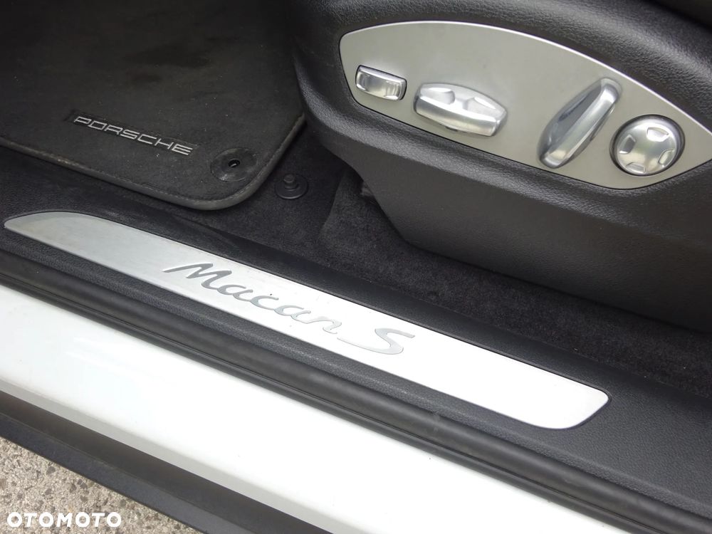 Porsche Macan - 12