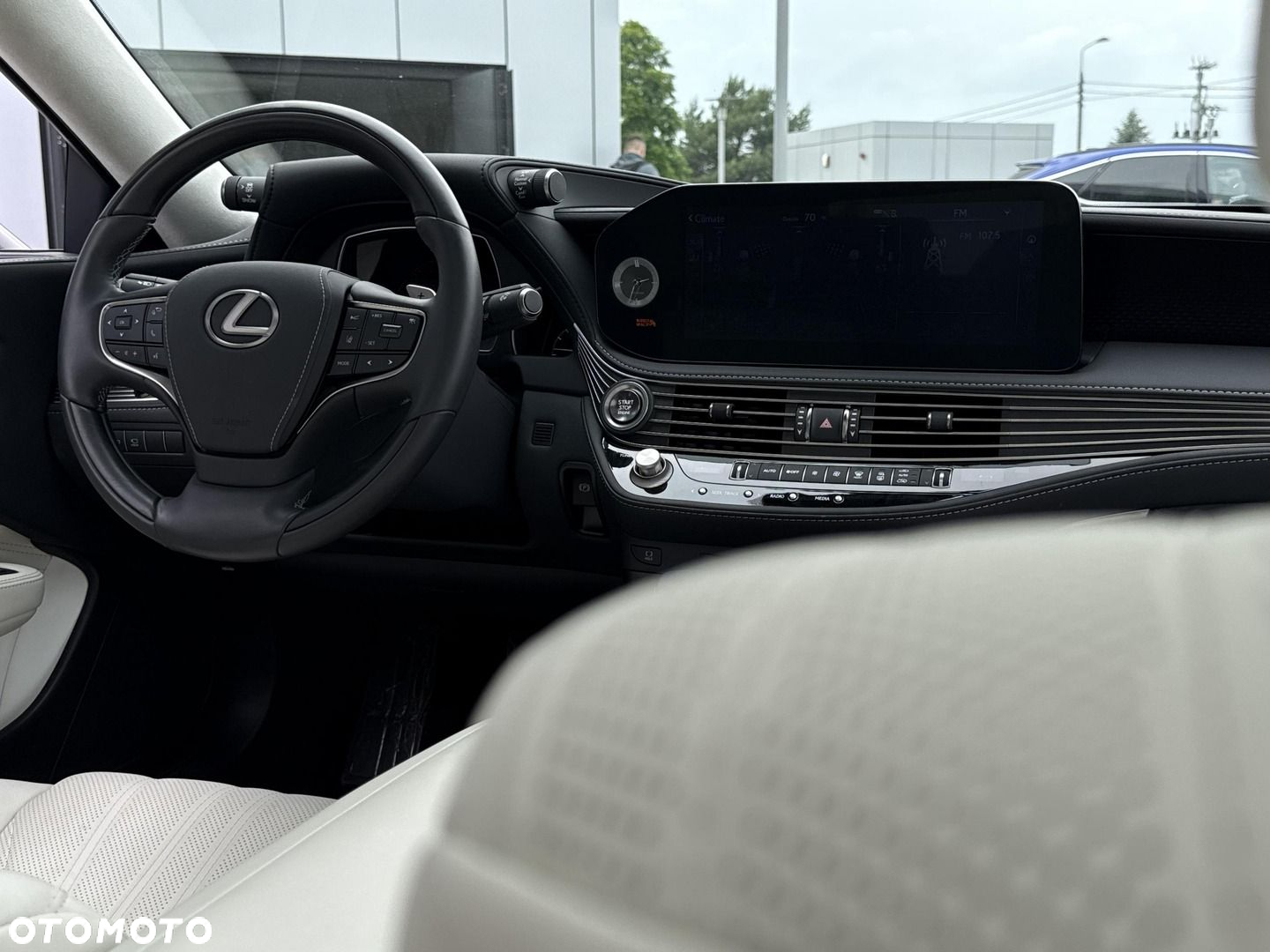 Lexus LS - 22