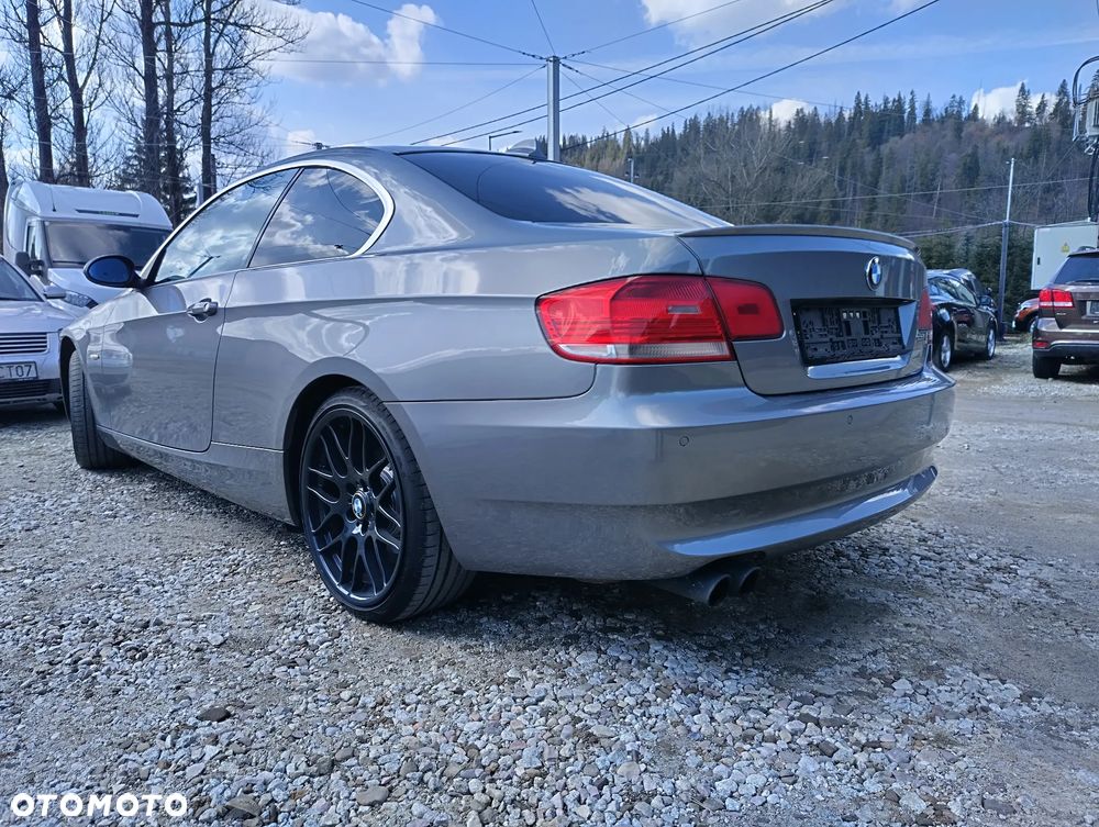 BMW Seria 3 325i xDrive - 17