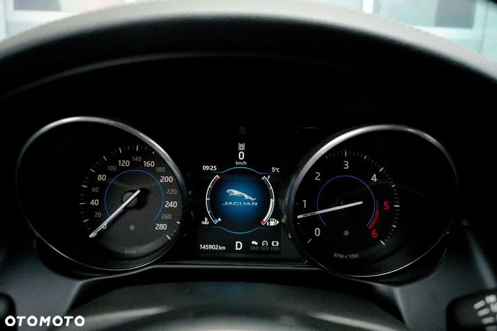 Jaguar XF 2.0 i4D R-Sport - 17