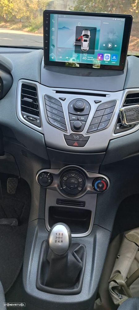 Ford Fiesta - 22
