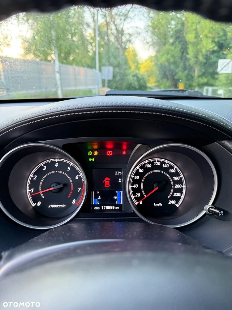 Mitsubishi Outlander 2.0 Intense 2WD - 8