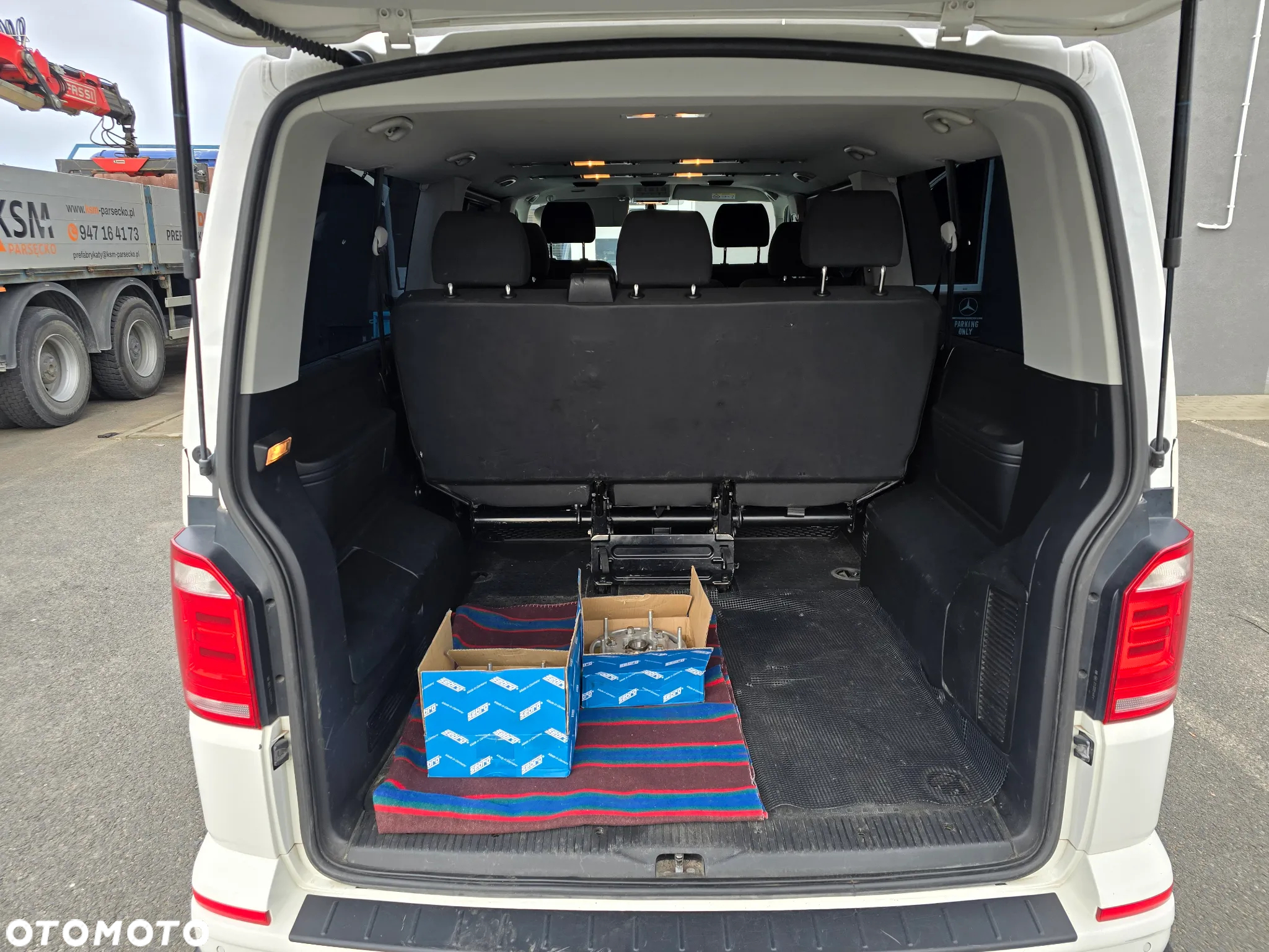 Volkswagen Caravelle - 11