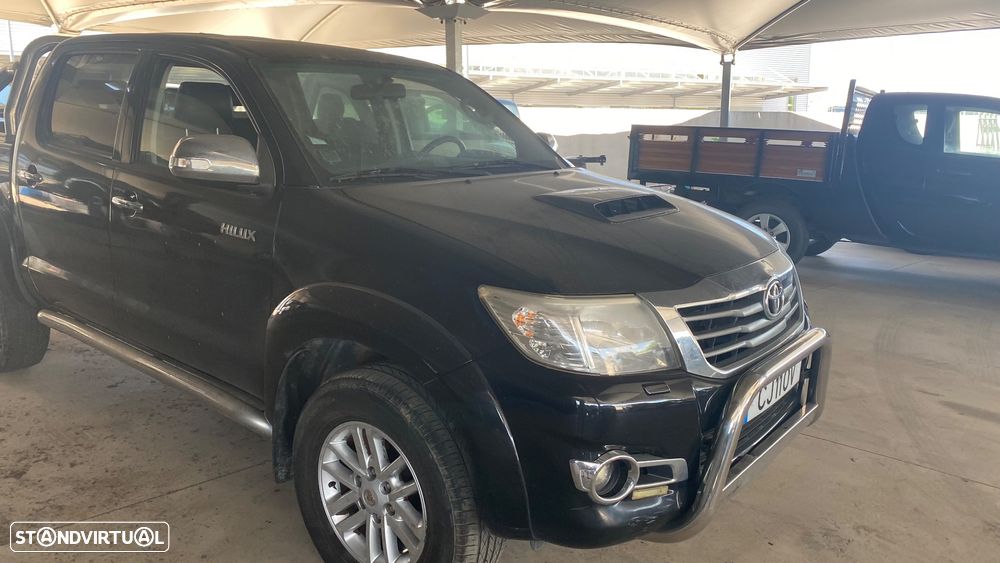 Toyota Hilux 3.0 D-4D 4WD CD Trac. +EP+Navi - 2