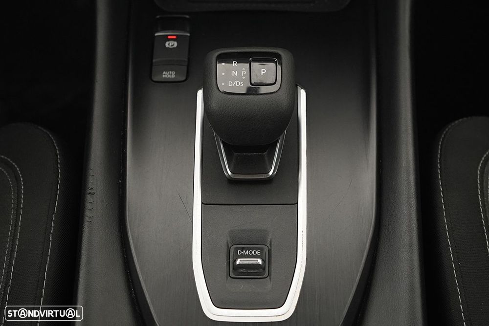 Nissan Qashqai 1.3 DIG-T N-Connecta Xtronic - 14