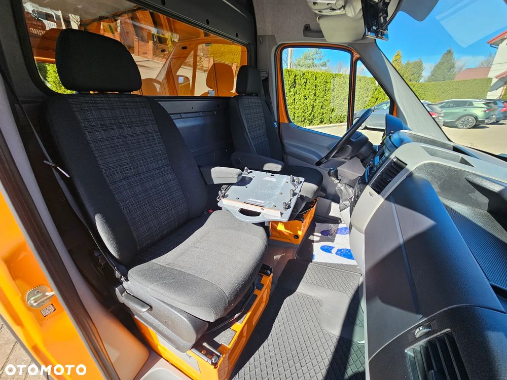 Mercedes-Benz SPRINTER - 33