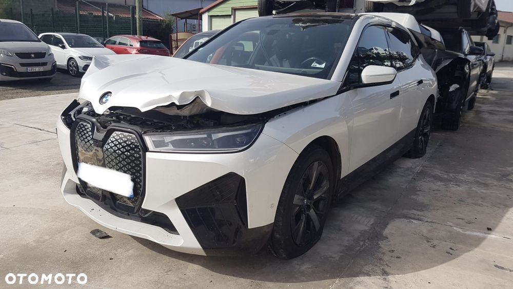 BMW iX xDrive50 111.5kWh Signature - 1