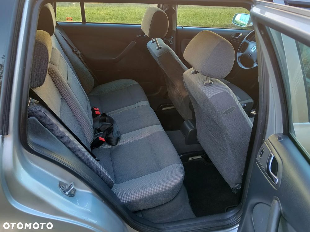 Skoda Octavia 2.0 Combi Selection - 9