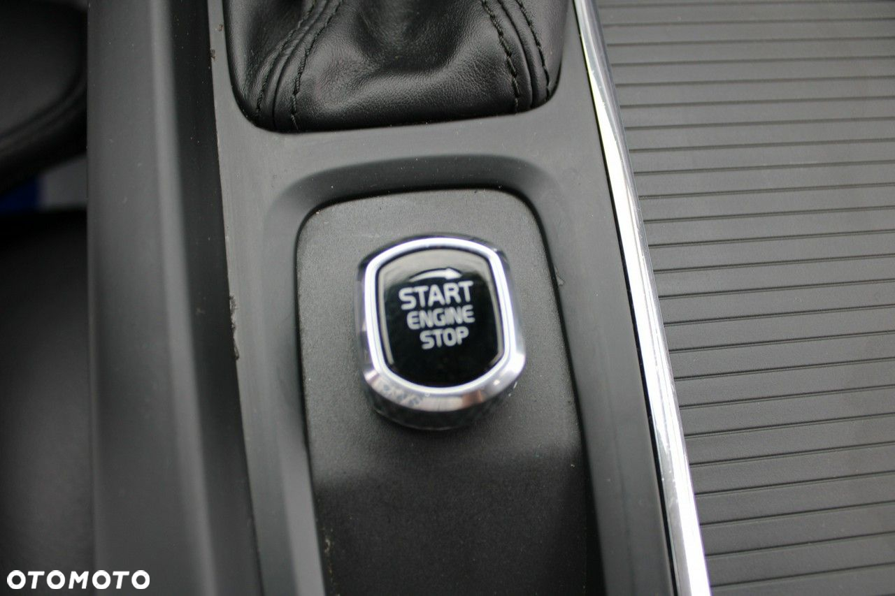 Volvo XC 60 - 30