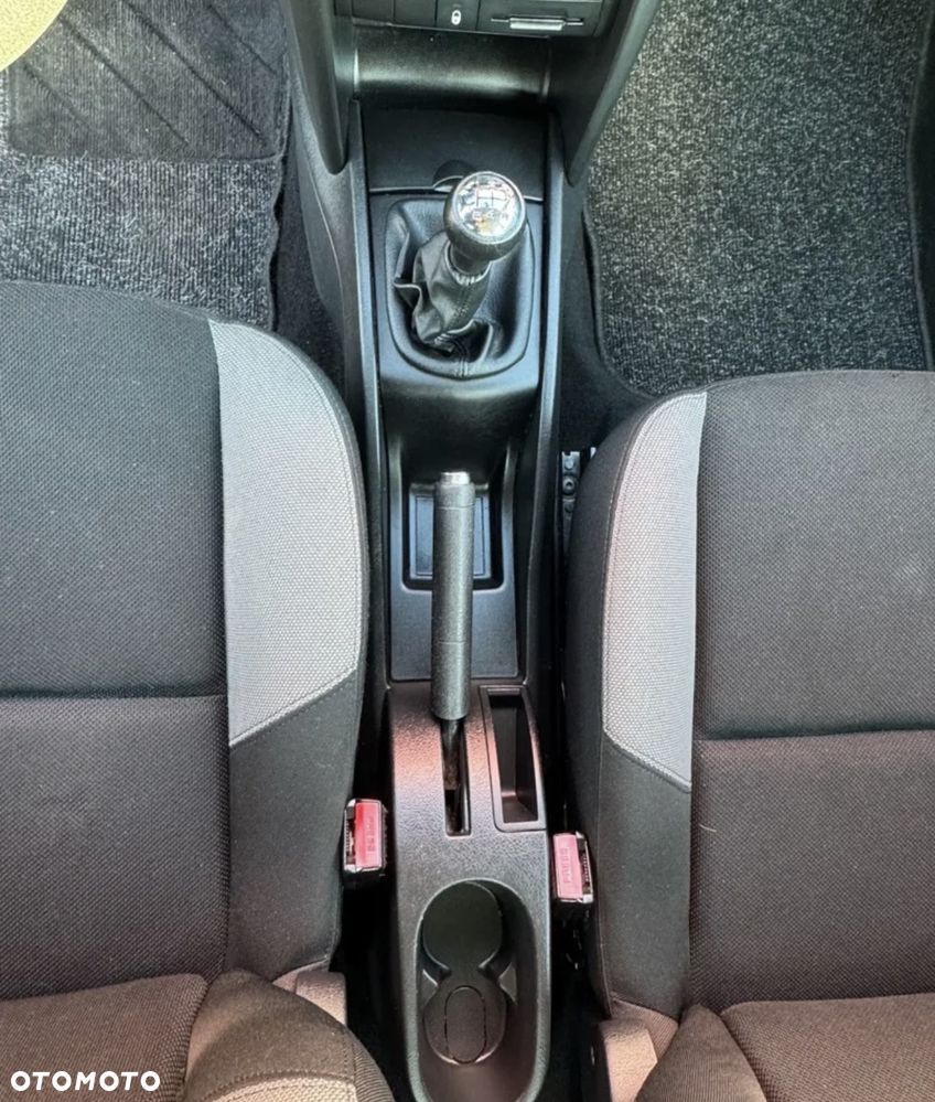 Peugeot 207 - 13