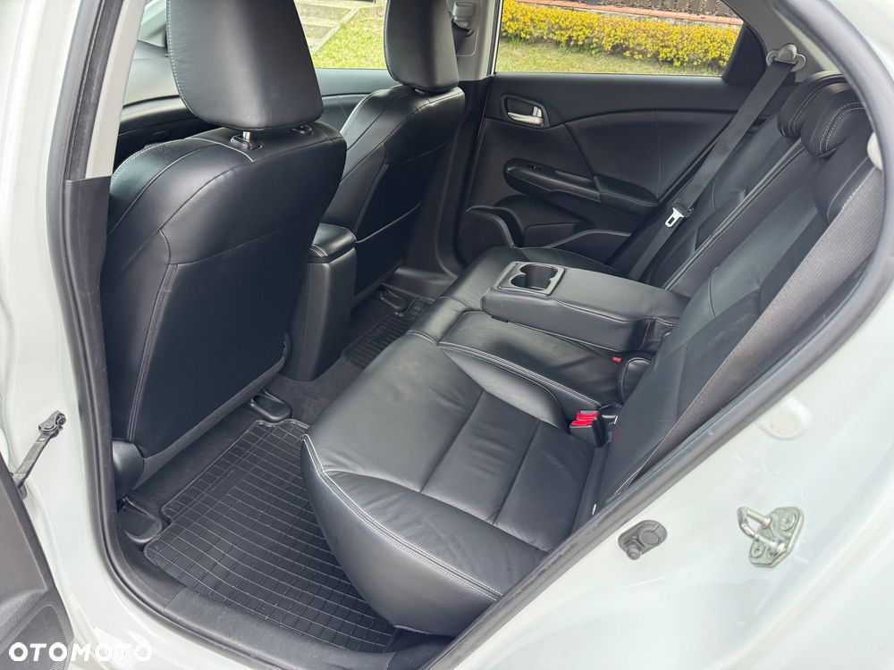 Honda Civic 1.8 i-VTEC Executive Black Edition - 22