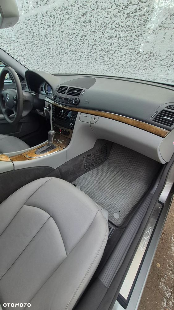 Mercedes-Benz Klasa E - 24