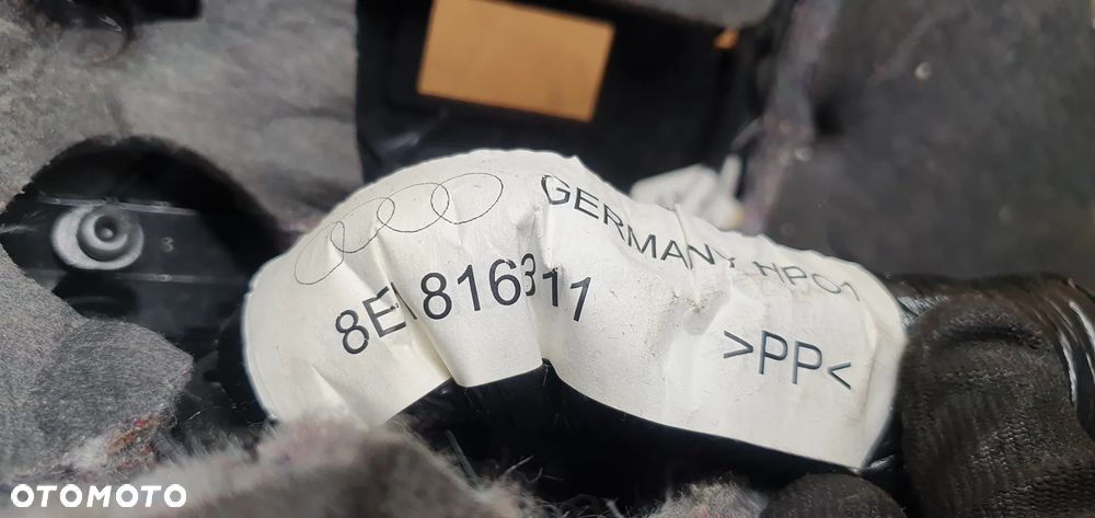 Schowek pasażera Europa Audi A4 B7 8E1857035D - 9