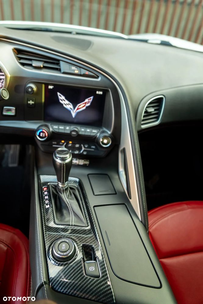 Chevrolet Corvette - 32