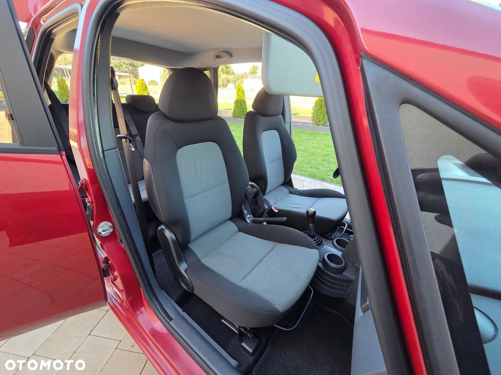 Mitsubishi Colt - 16