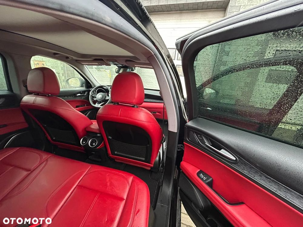 Alfa Romeo Stelvio - 21