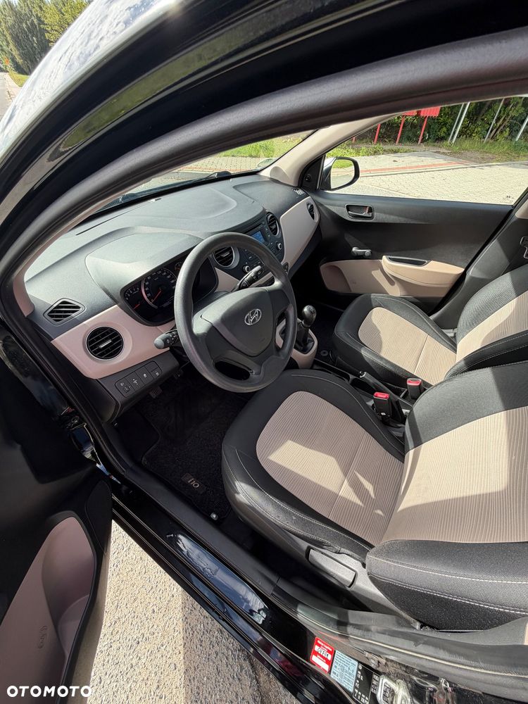 Hyundai i10 1.0 - 10