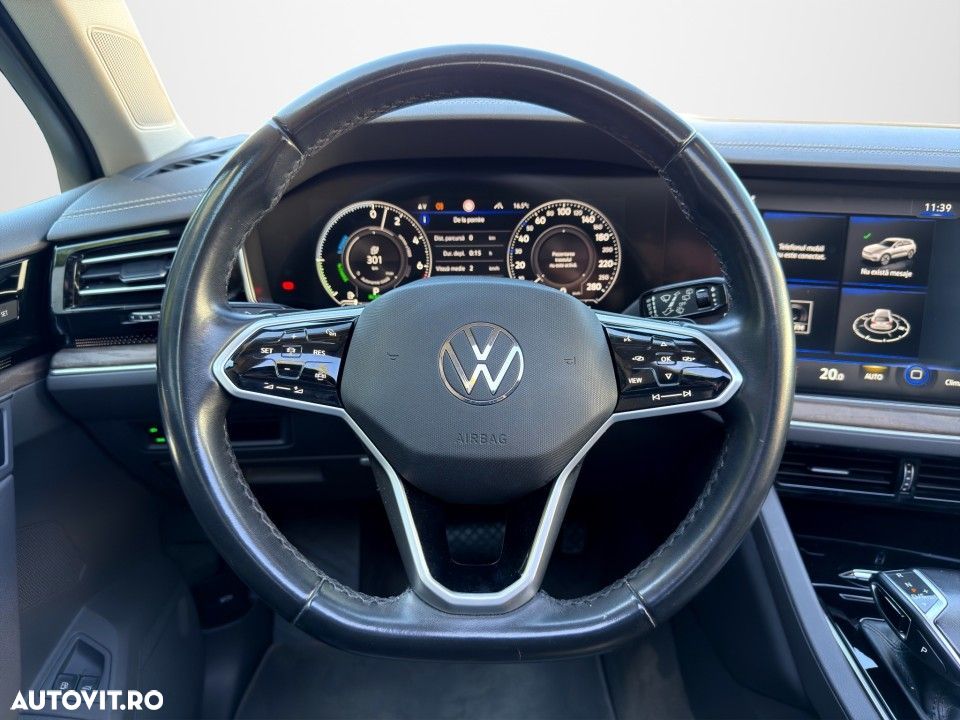 Volkswagen Touareg - 18