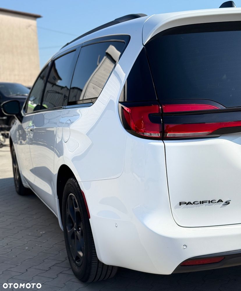 Chrysler Pacifica - 14