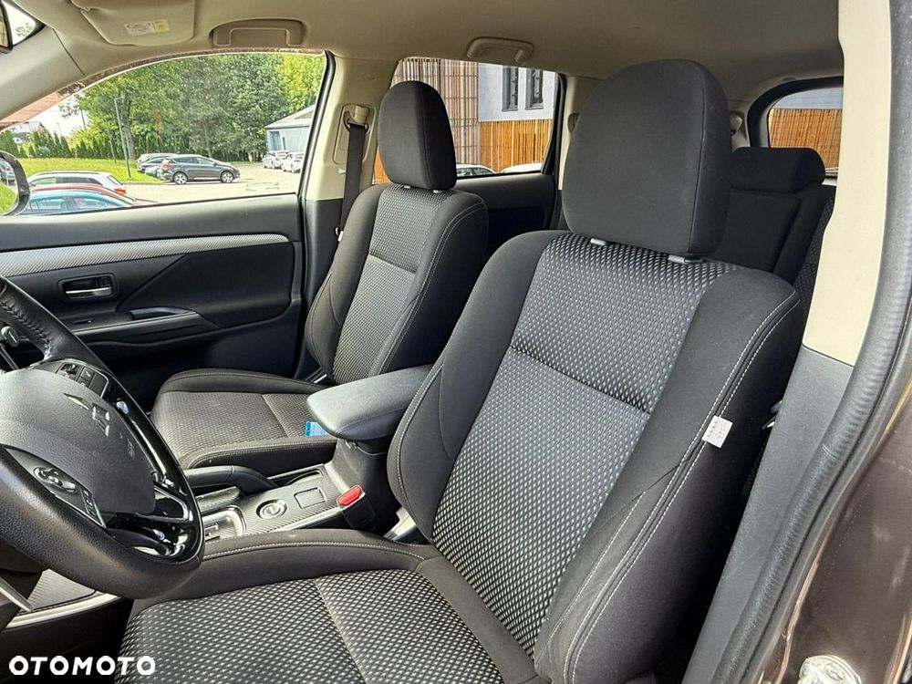 Mitsubishi Outlander 2.0 Intense Comfort 4WD CVT - 27